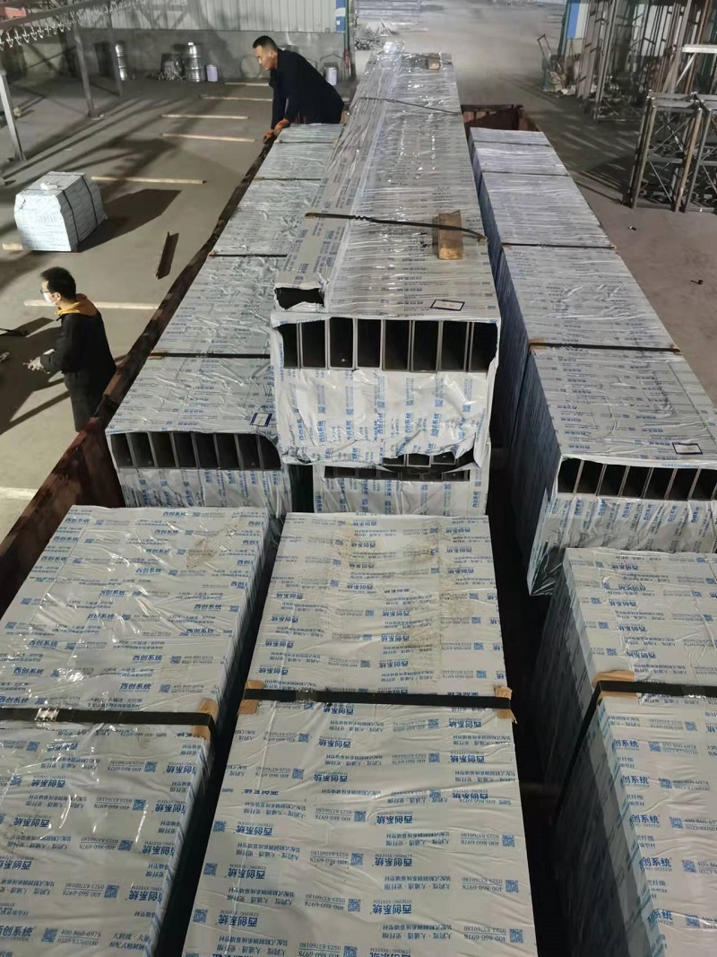 【企業(yè)溫度】西創(chuàng)系統(tǒng)精制鋼直角方管、精致鋼尖角方管等系列產(chǎn)品還在緊張出貨中(圖1)